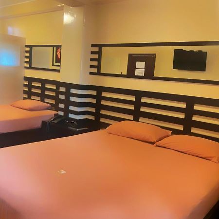 Hostal Montesa Guayaquil Exterior foto