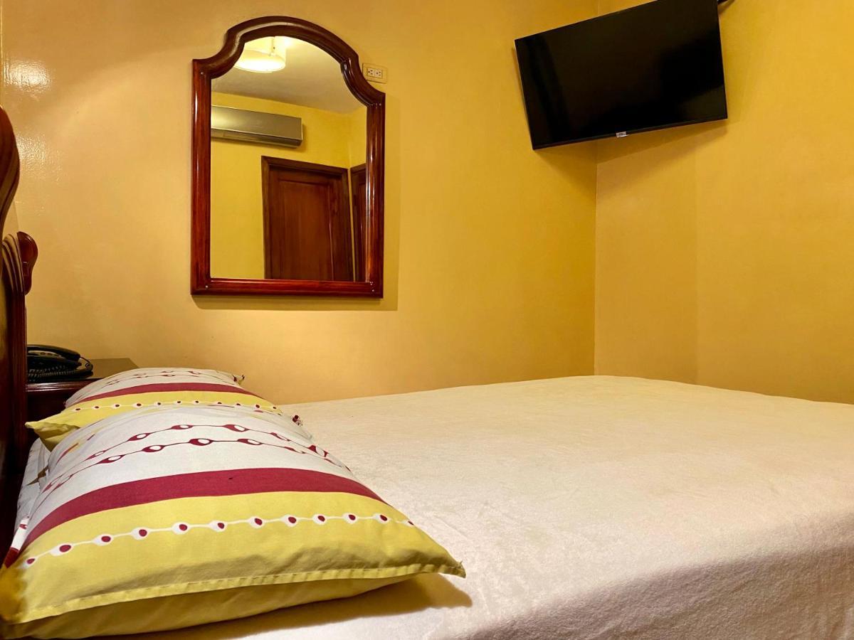 Hostal Montesa Guayaquil Exterior foto