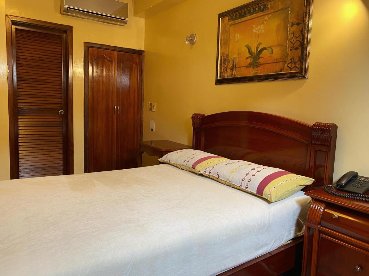 Hostal Montesa Guayaquil Exterior foto