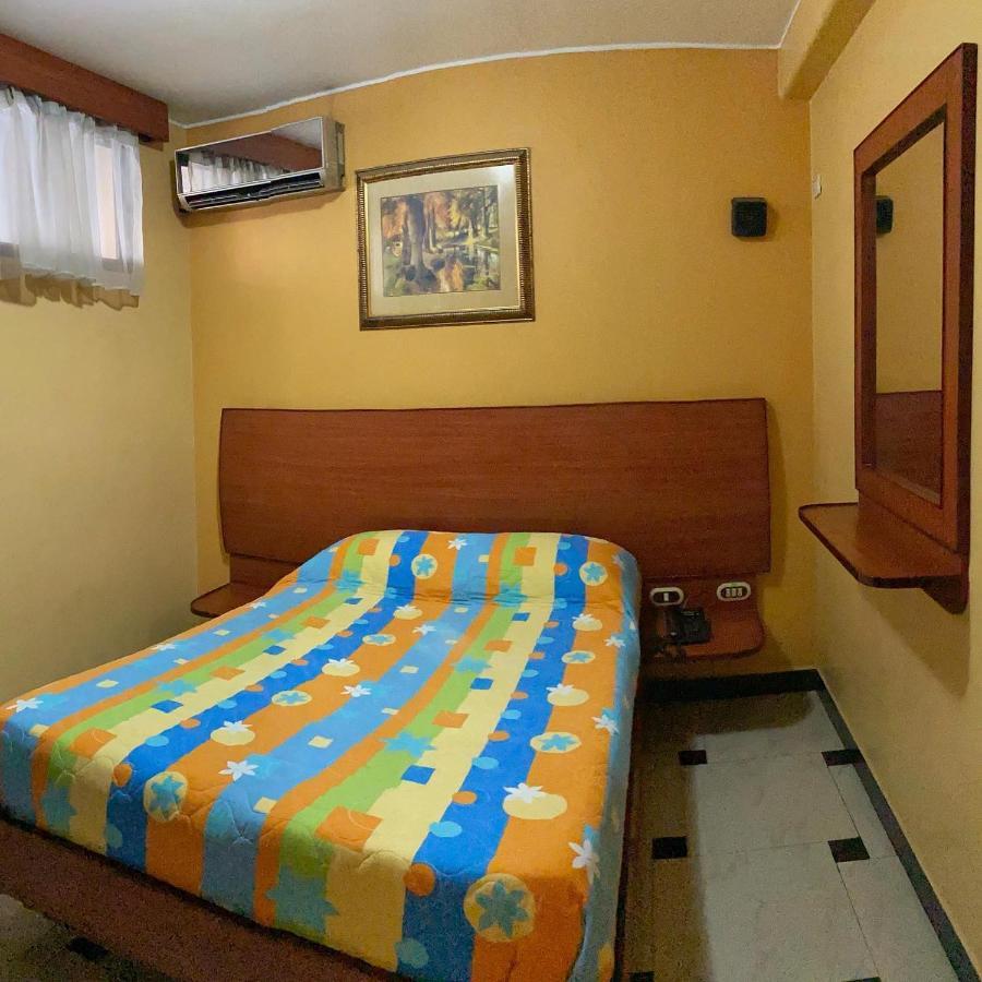 Hostal Montesa Guayaquil Exterior foto