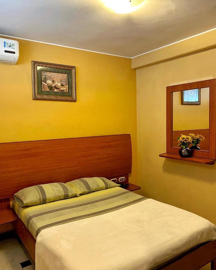 Hostal Montesa Guayaquil Exterior foto